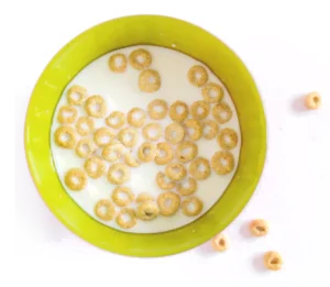cheerios https://www.pexels.com/photo/food-healthy-meal-cereals-135525/