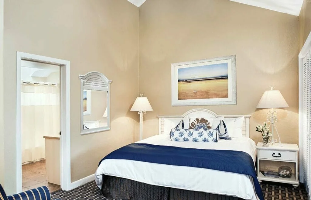 Contest for our employees: win a week vacation at Newport Overlook