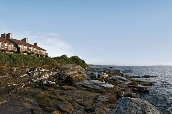 Contest for our employees: win a week vacation at Newport Overlook